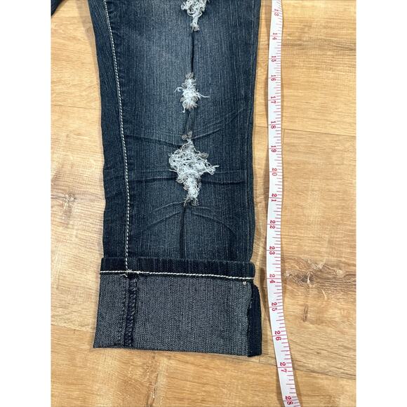 Almost famous Size 0 NWT Cropped Distressed jeans - Picture 5 of 7